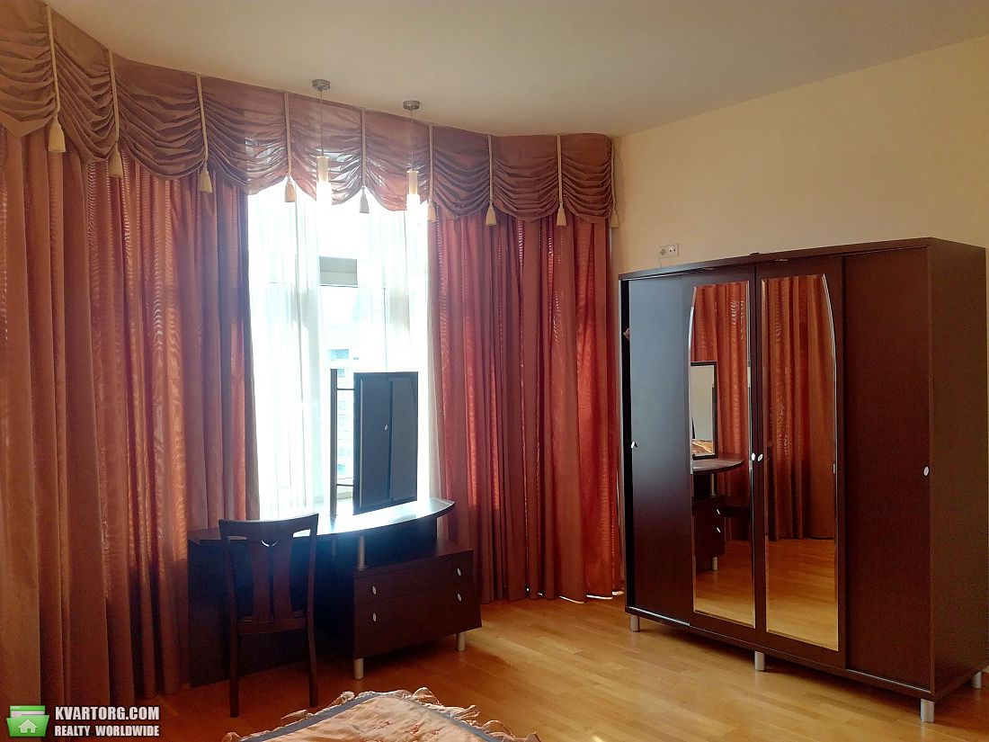 Rent out 3-room apartment. Киев,  Владимирская — photo 7