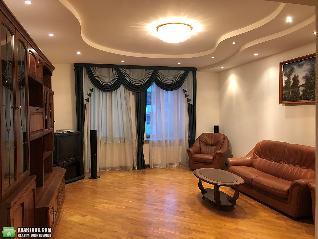Rent out 3-room apartment. Киев,  Дмитриевская — photo 1