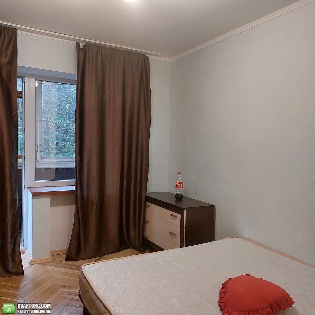 Rent out 2-room apartment. Киев,  Салютная — photo 9