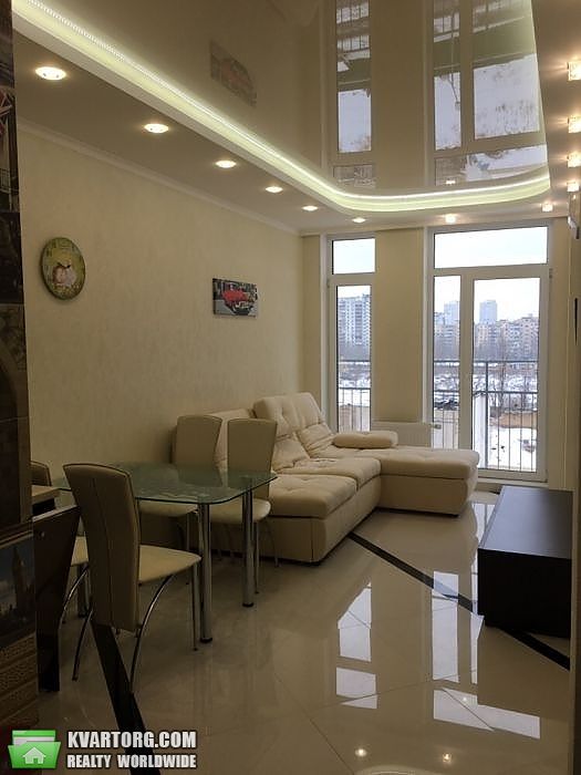 Rent out 2-room apartment. Киев, Регенераторная ул. — photo 1