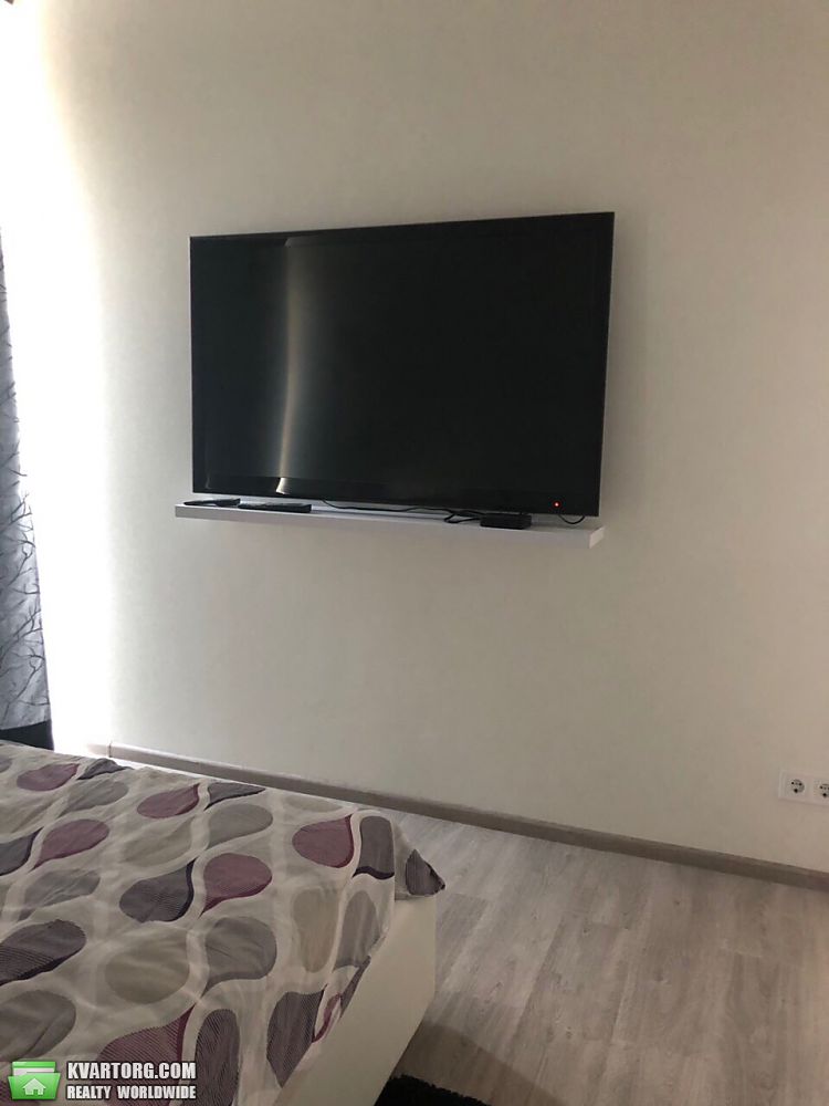 Rent out 2-room apartment. Киев,  Заречная — photo 4