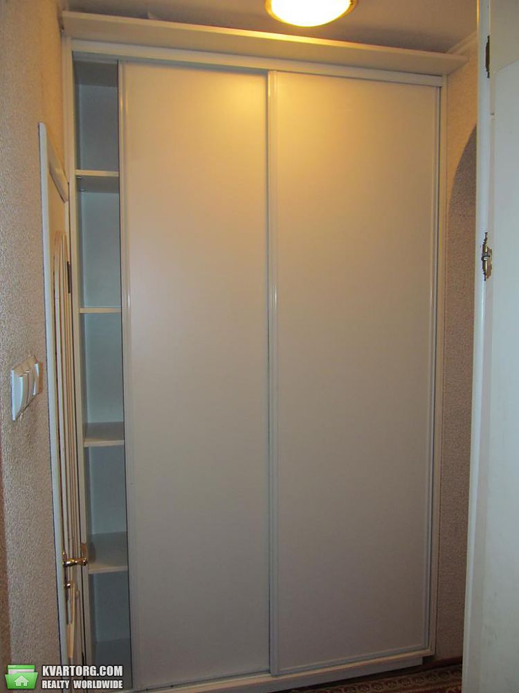 Rent out 2-room apartment. Киев,  Драйзера — photo 5