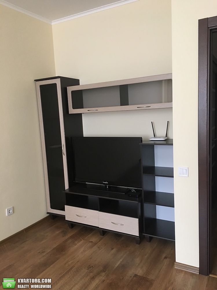 Rent out 1-room apartment. Киев,  Пчелки — photo 5