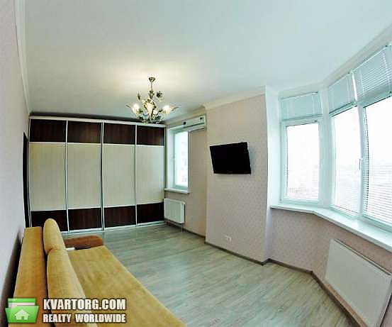 Rent out 1-room apartment. Киев,  Феодосийская — photo 1
