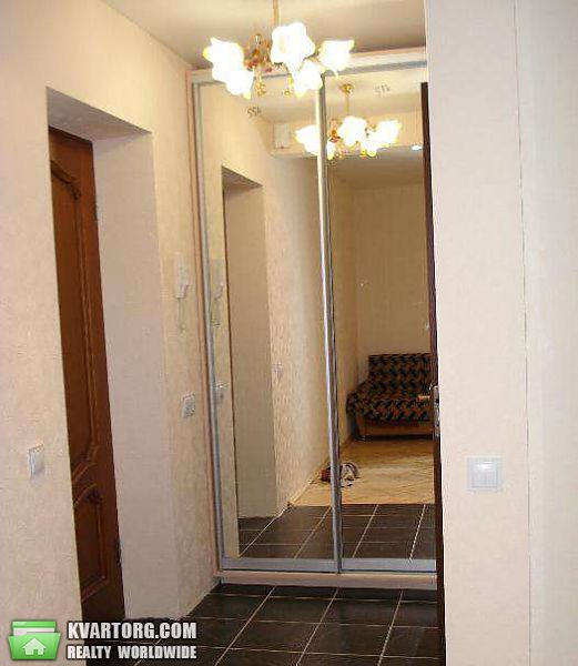 Rent out 1-room apartment. Киев, Вересневая — photo 1
