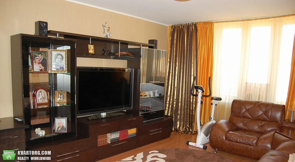 Rent out 2-room apartment. Киев, Нежинская — photo 1