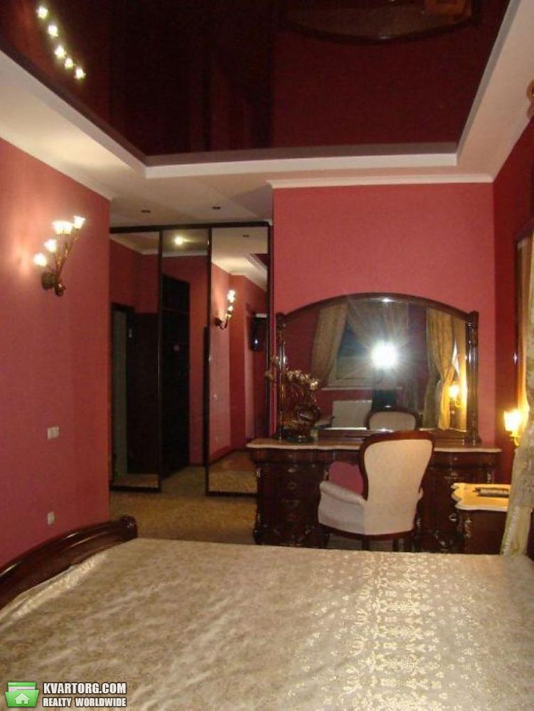 Rent out 2-room apartment. Киев,  Щорса — photo 3