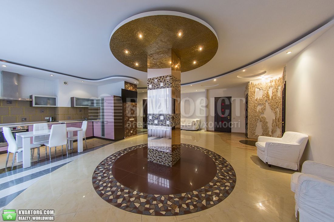 Rent out 3-room apartment. Киев,  Владимирская — photo 1
