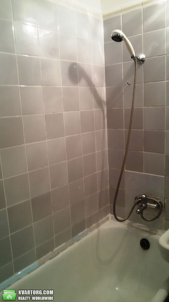 Rent out 2-room apartment. Киев,  Окипной — photo 3