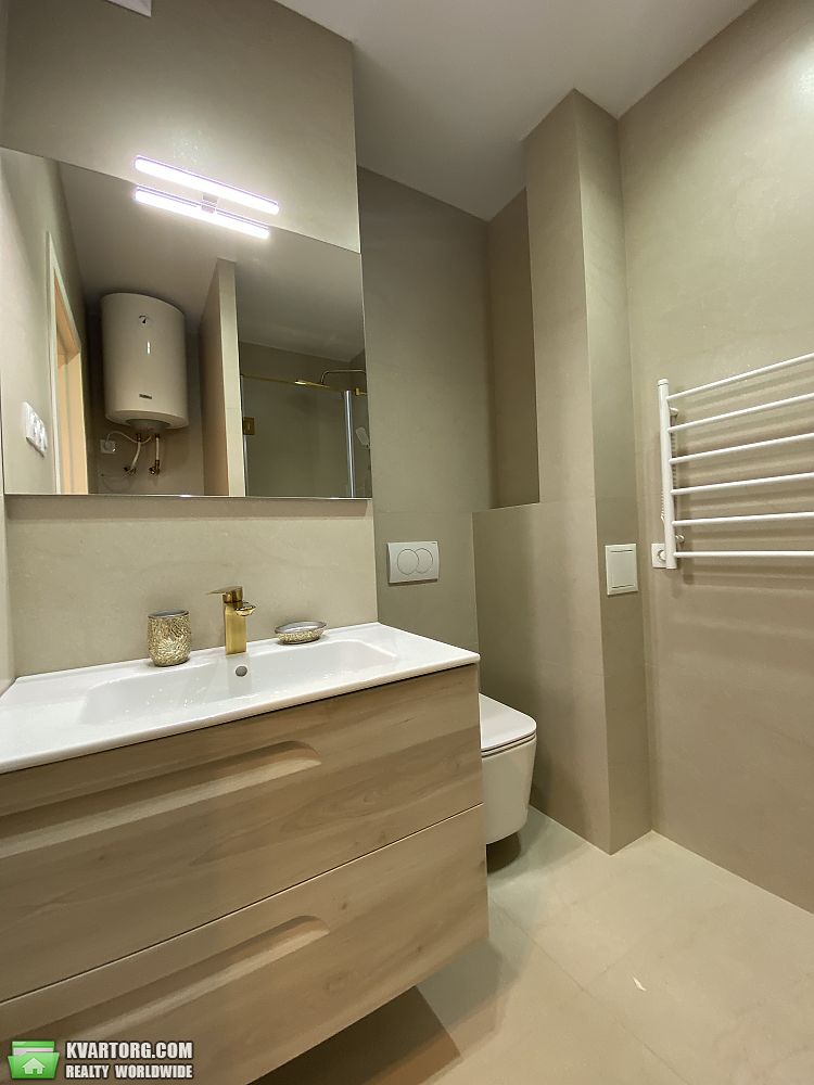 Rent out 2-room apartment. Киев, Салютна — photo 8