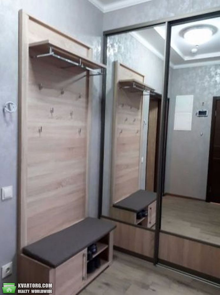 Rent out 1-room apartment. Киев,  Жукова — photo 5