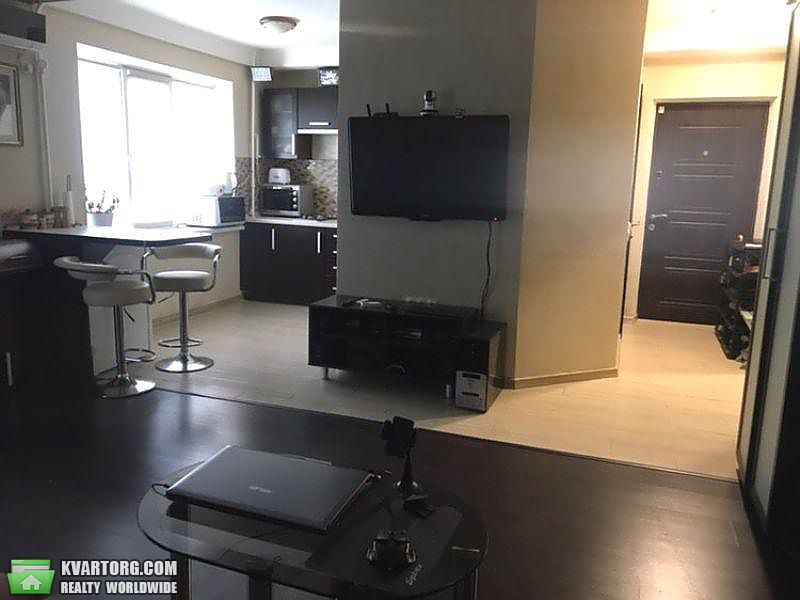 Rent out 2-room apartment. Киев,  Златоустовская — photo 1