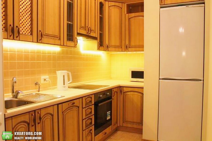 Rent out 2-room apartment. Киев,  Жилянская — photo 4