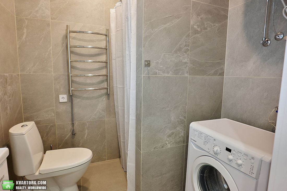 Rent out 1-room apartment. Киев, Набережно-Рыбальская — photo 9