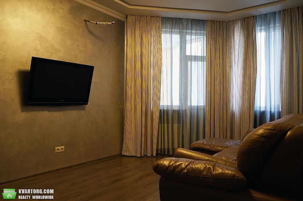 Rent out 2-room apartment. Киев,  Барбюса — photo 1