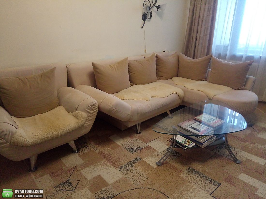 Rent out 3-room apartment. Киев,  Суворова — photo 3