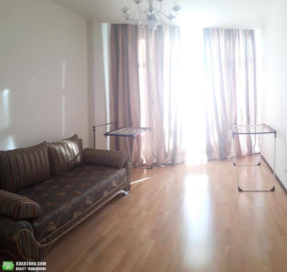 Rent out 3-room apartment. Киев,  Дмитриевская — photo 4