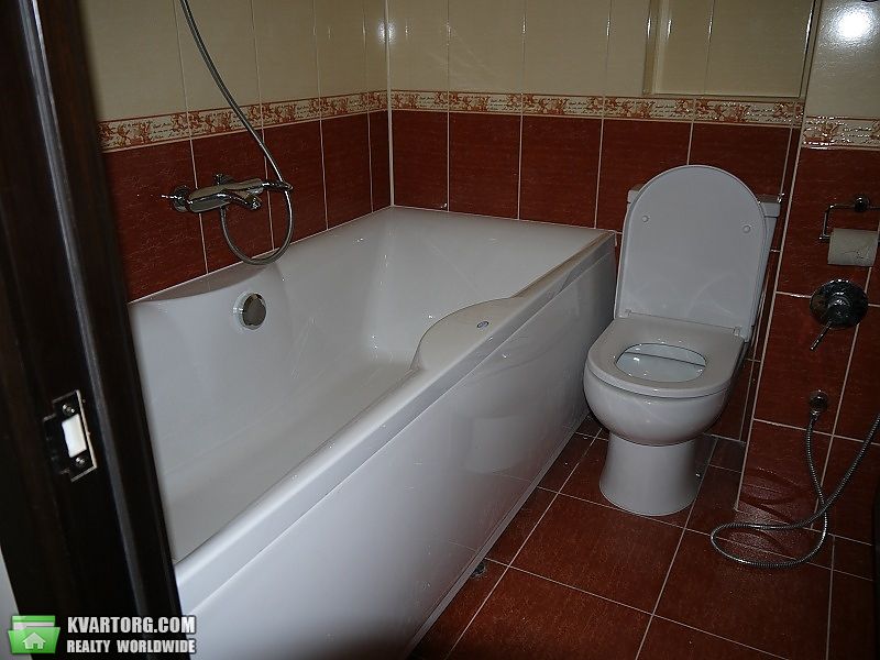 Rent out 1-room apartment. Ивано-Франковск, Евгения Коновальца — photo 4