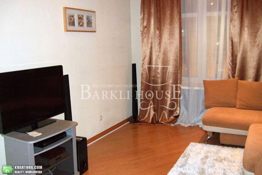 Rent out 2-room apartment. Киев,  Крещатик — photo 2
