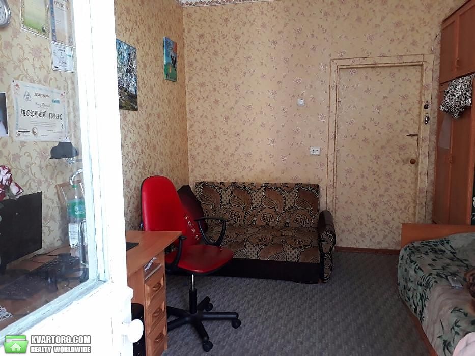 Sell 4-room apartment. Киев,  Петровского — photo 1