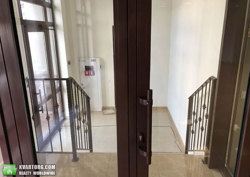Rent out shop. Киев,  Верхний Вал — photo 6