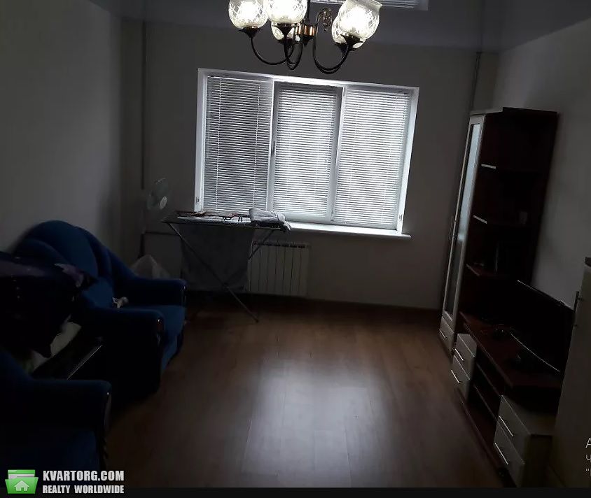 Rent out 1-room apartment. Киев, Симиренка — photo 9