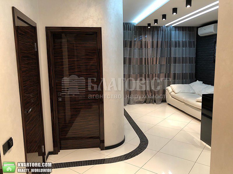 Rent out 2-room apartment. Киев,  Днепровская наб — photo 4