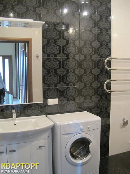 Rent out 2-room apartment. Киев,  Соломенская — photo 8