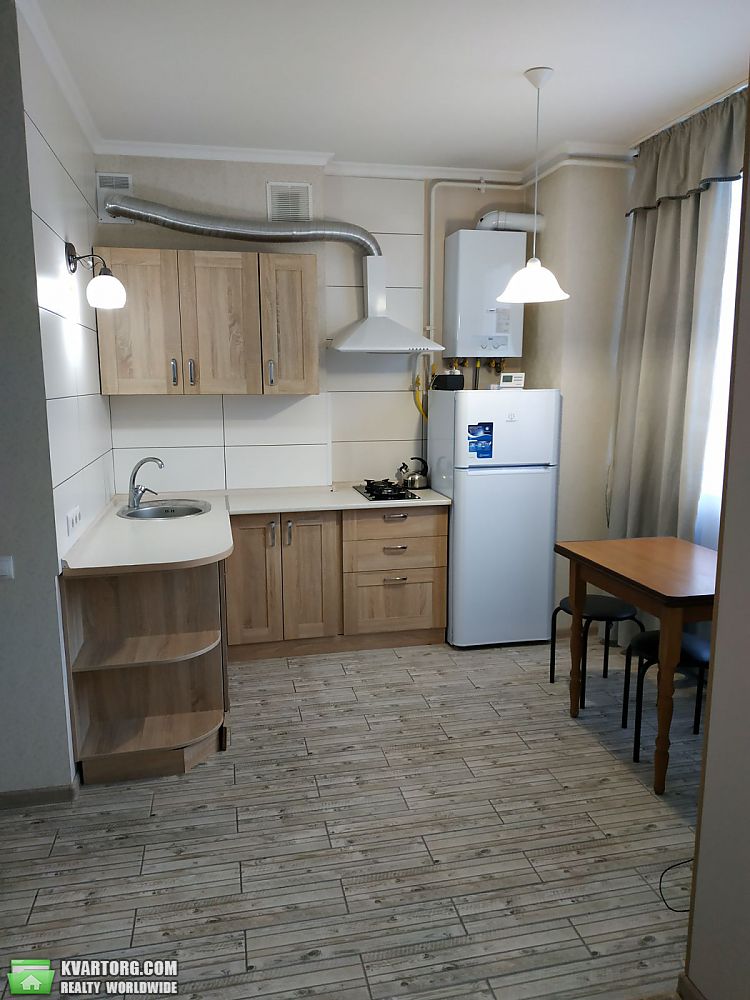 Rent out 1-room apartment. Киев, мира — photo 3