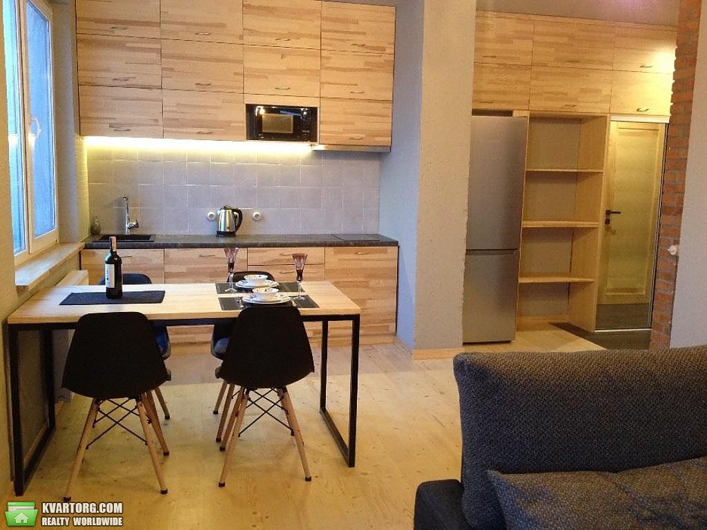 Rent out 2-room apartment. Киев, Петропавловская — photo 1