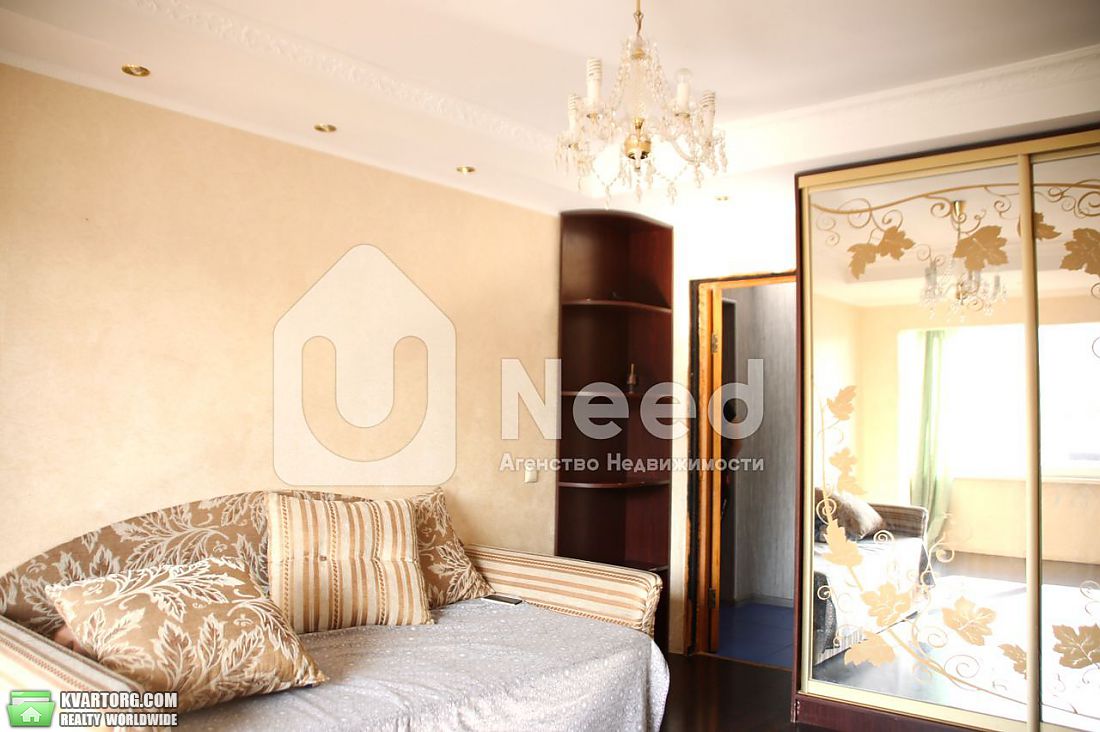 Sell 3-room apartment. Киев,  Лесной пр — photo 2