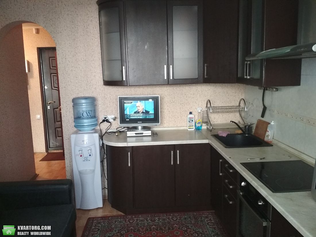 Rent out 1-room apartment. Киев,  Стадионная — photo 9