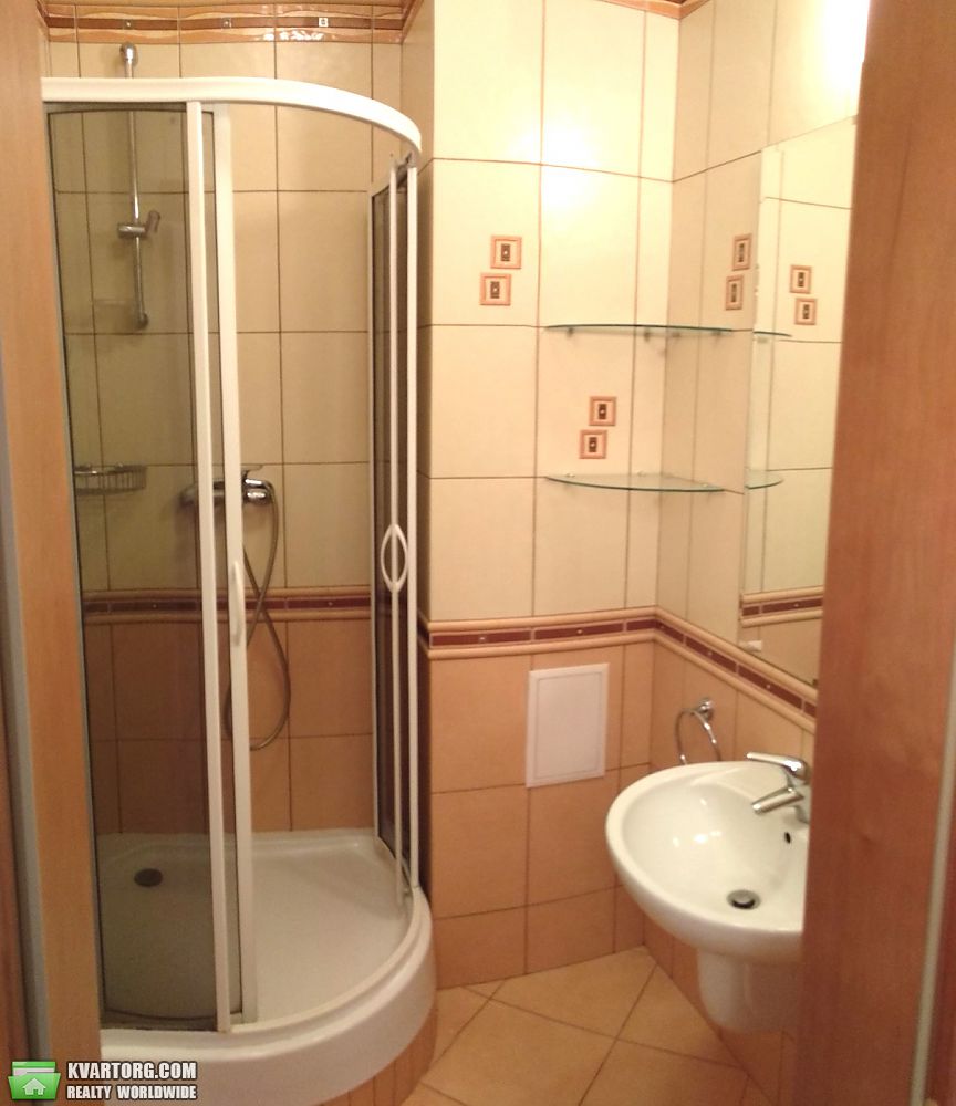 Rent out 4-room apartment. Киев, Кирилловская ул. — photo 7