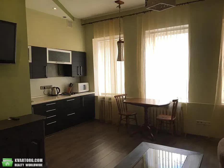 Rent out 2-room apartment. Киев,  Михайловский пер — photo 5