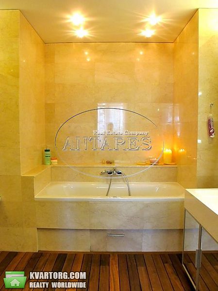 Rent out 2-room apartment. Киев, Жилянская — photo 8