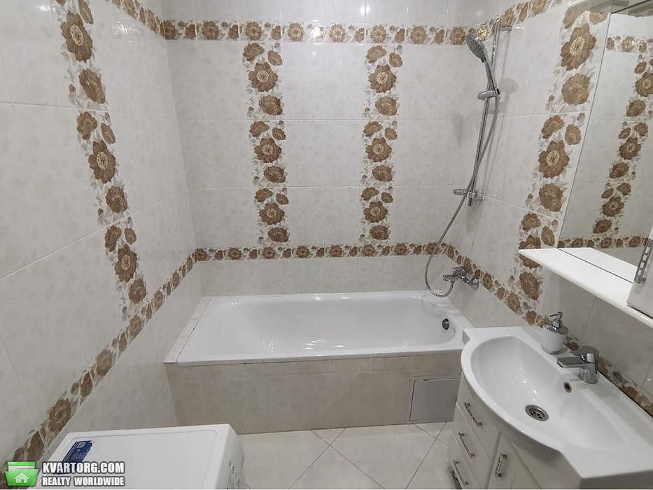 Rent out 3-room apartment. Львов, Юнаківа — photo 5