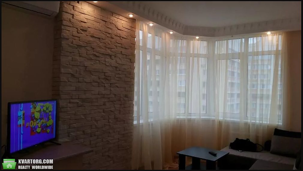 Rent out 2-room apartment. Киев, ул. Гмыри — photo 5