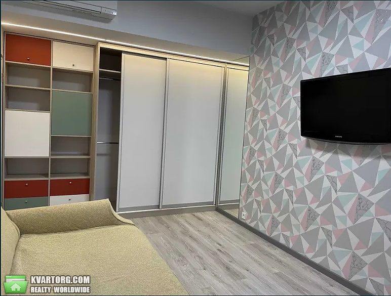 Rent out 3-room apartment. Киев,  Столетова — photo 9