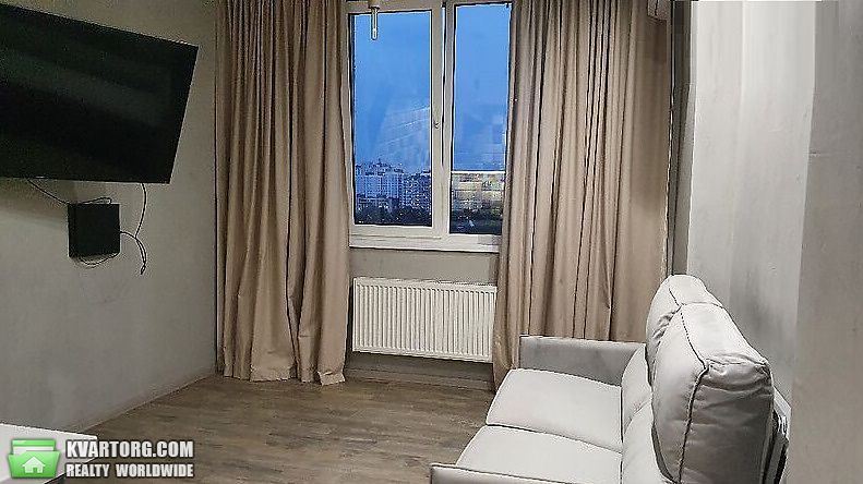 Sell 3-room apartment. Киев,  Ломоносова — photo 1