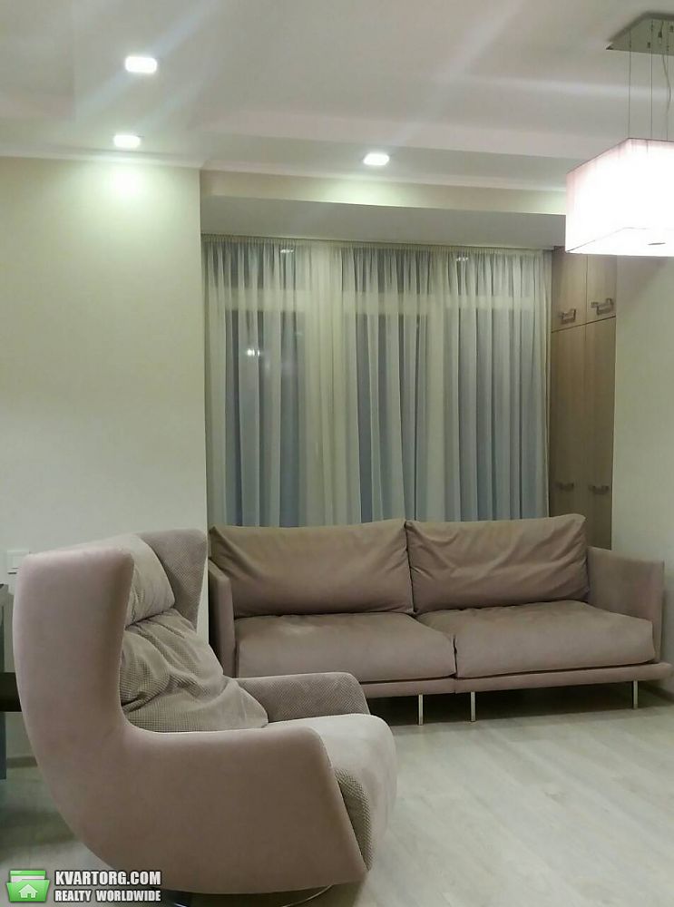 Rent out 1-room apartment. Киев, Ул. П. Мирного — photo 1