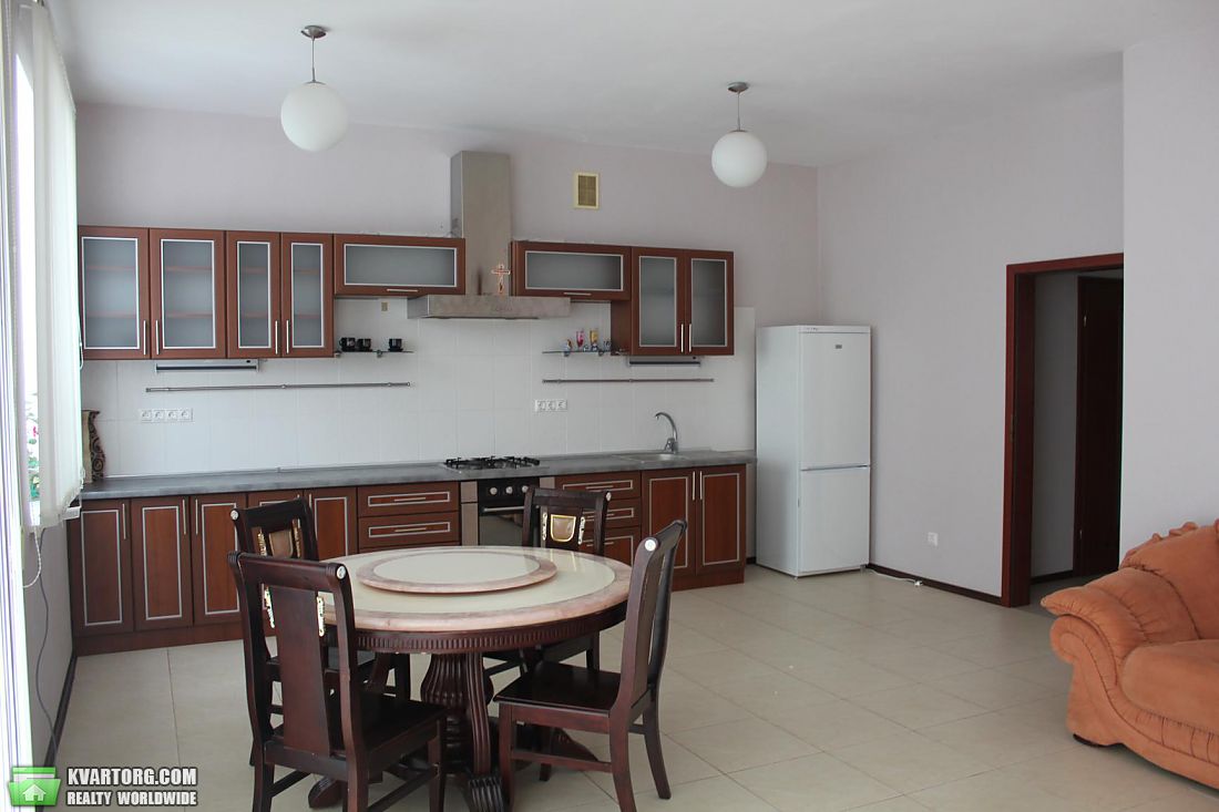 Rent out house. Киев, Посмитного — photo 1