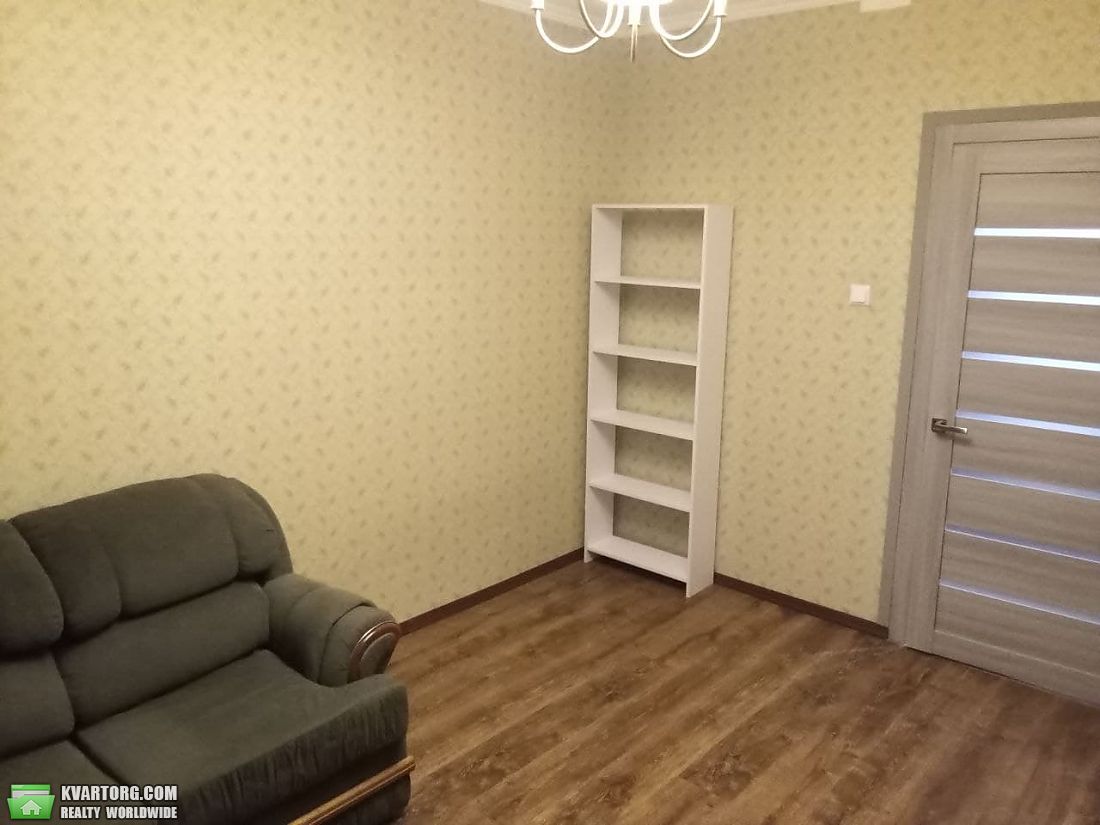 Rent out 2-room apartment. Киев, Харьковское шоссе — photo 3