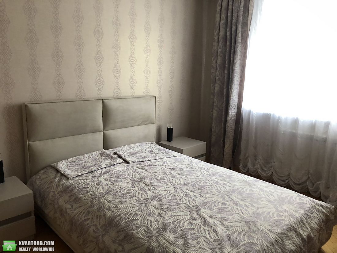 Rent out 3-room apartment. Киев,  Татарская — photo 1