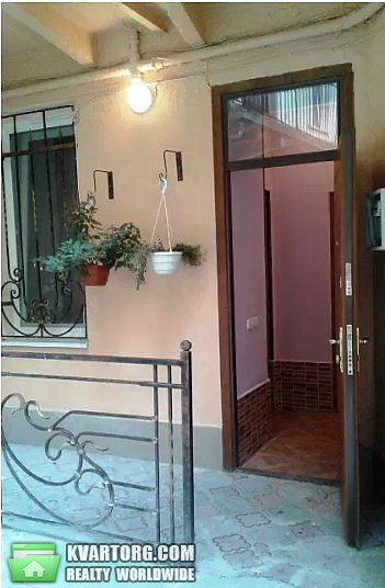 Rent out 2-room apartment. Львов, пл.Святого Теодора — photo 1