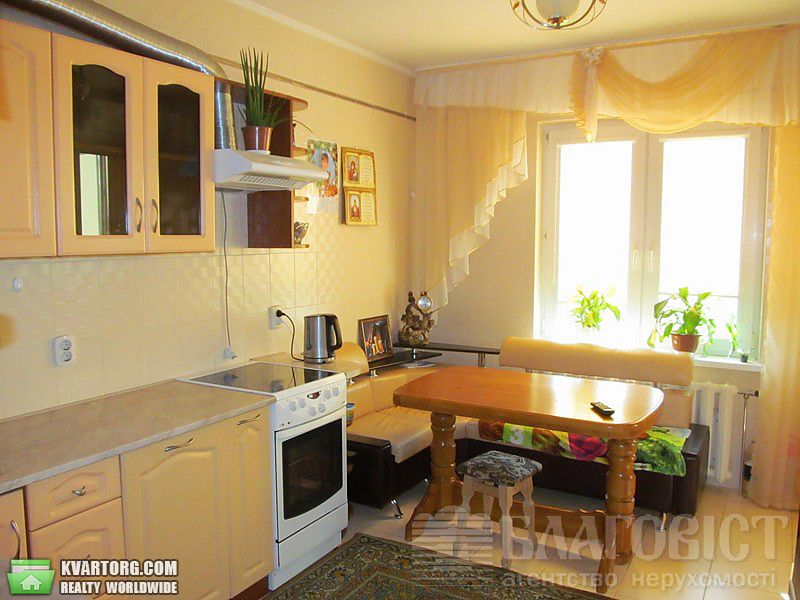 Sell 3-room apartment. Киев,  Машиностроительная — photo 1