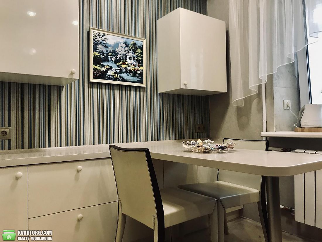 Rent out 2-room apartment. Киев,  Дегтяревская — photo 10
