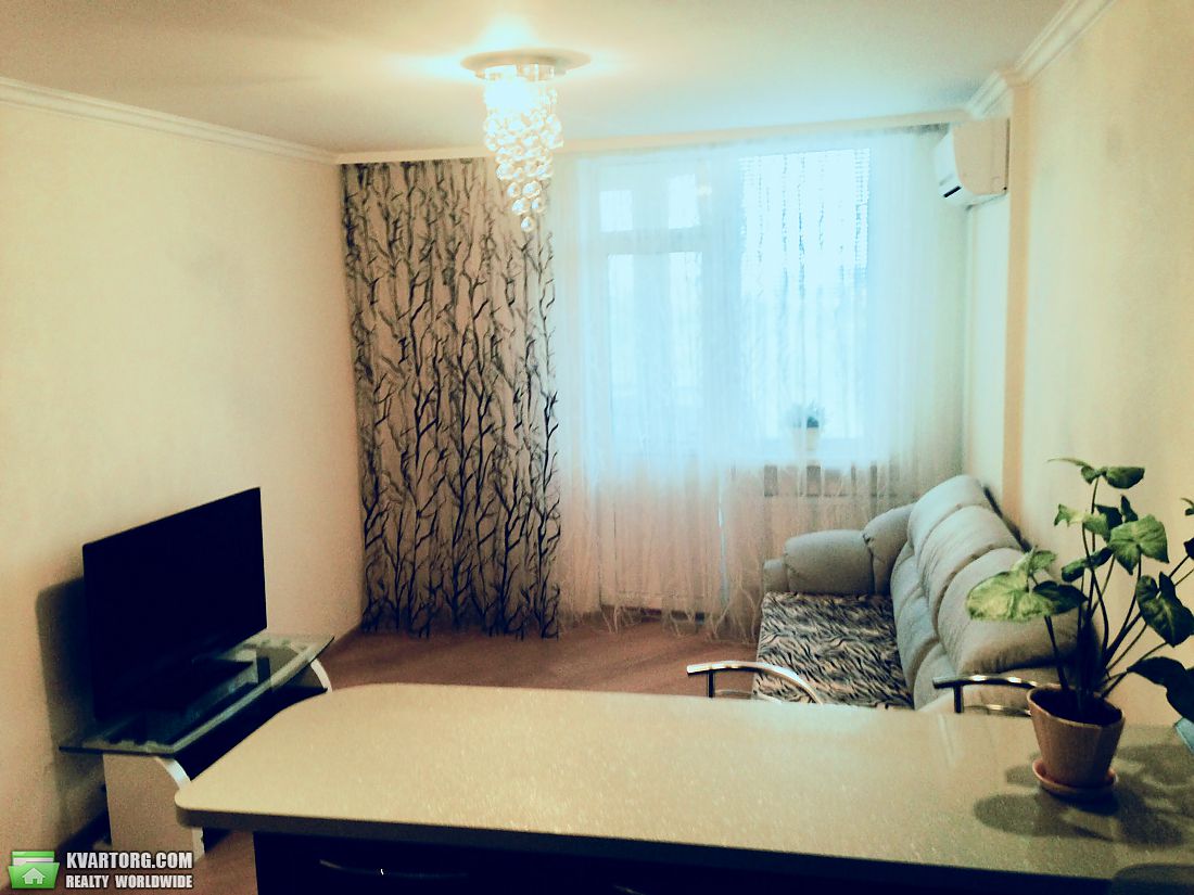 Rent out 2-room apartment. Киев,  Вильямса — photo 3
