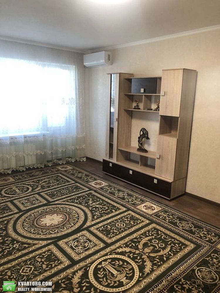 Rent out 1-room apartment. Днепропетровск,  Мира пр — photo 1
