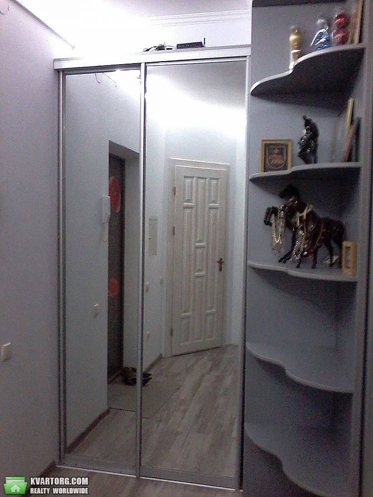 Rent out 2-room apartment. Киев,  Вышгородская — photo 10