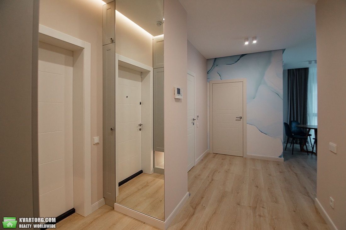 Rent out 3-room apartment. Киев, Маккейна — photo 4